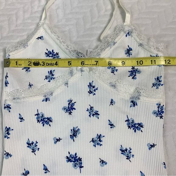 H&M Ribbed Bodycon Dress White with small Blue flowers - Picture 7 of 7